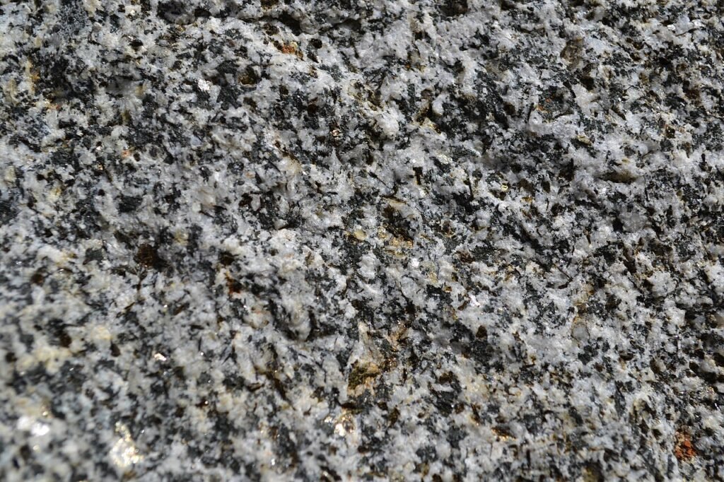 Krupni detalj zrnate strukture granitne stijene